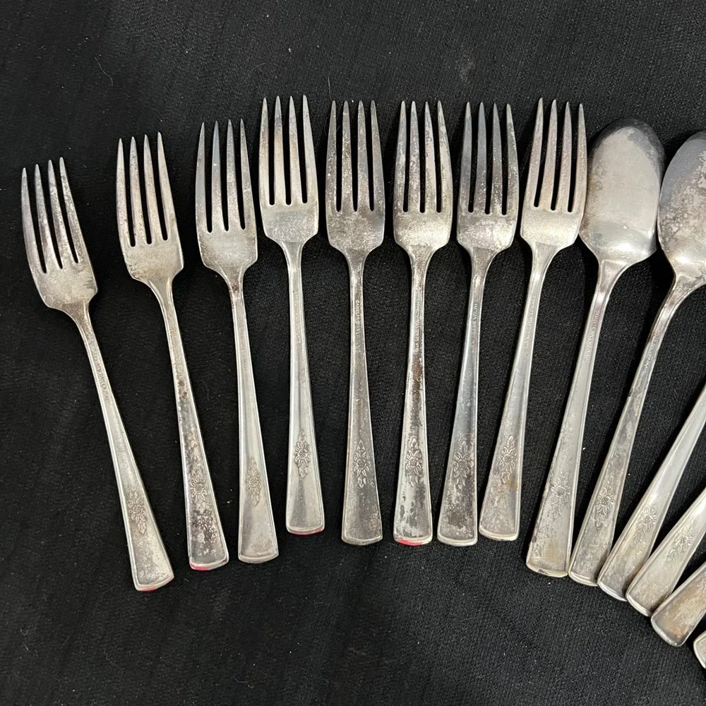 Vintage Camelia Silver Plate 16 Piece Flatware Set 8 Dinner Forks 8 Teaspoons